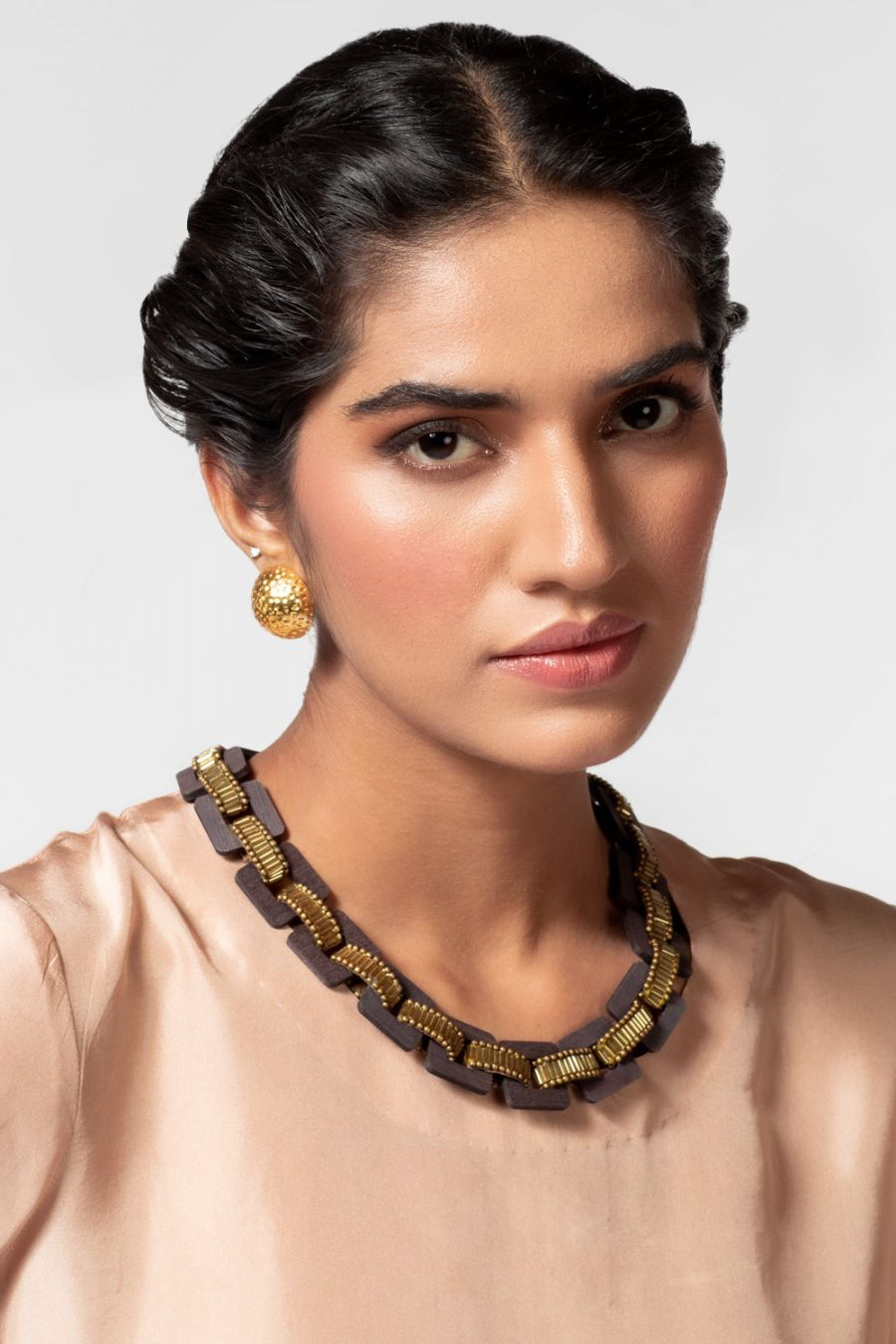 BROWN WOVEN NECKLACE - KKM 24.9
