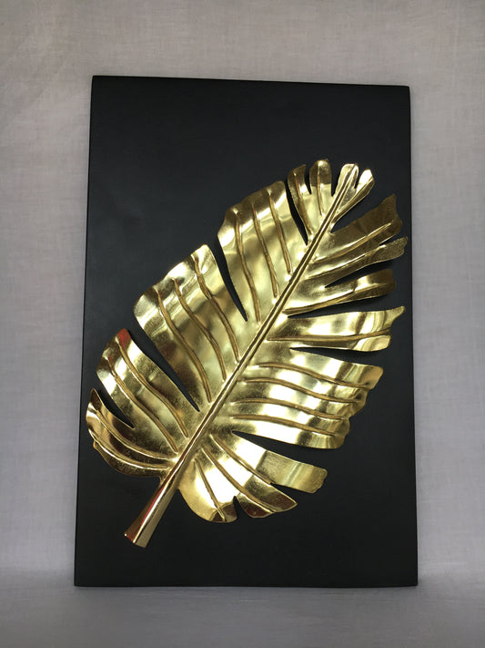 BANANA LEAF ON METAL BASE WALL HANGING - NACH 112.12